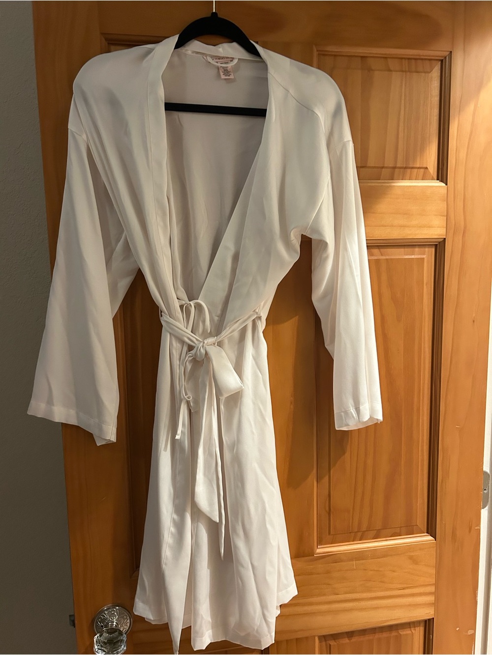 Victoria's Secret White Satin Tie-Waist Robe Bridal